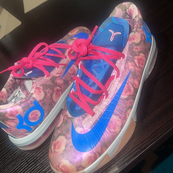 (KD Aunt Pearls) Size 7 - Picture 4 of 5